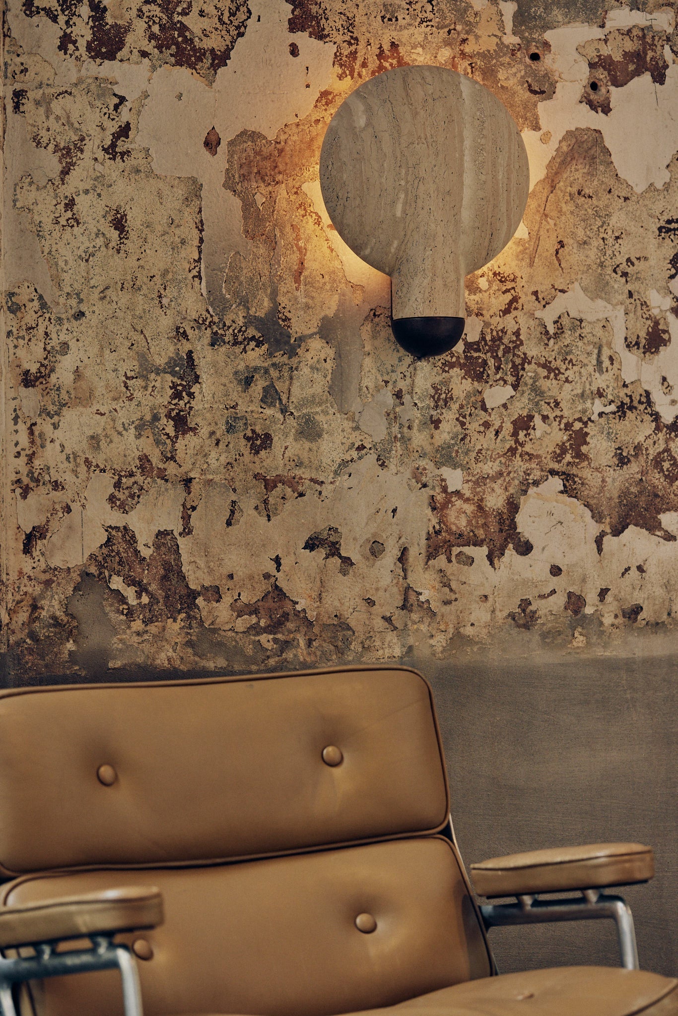 Surface Wall Sconce - Classico Travertine